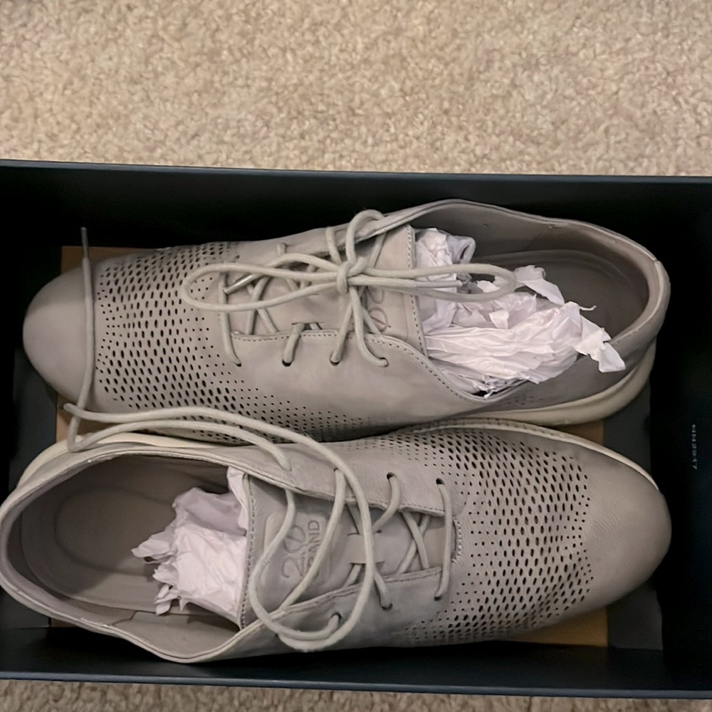 Cole Haan 2 Zero Grand LSR Wing size 7.5 grey